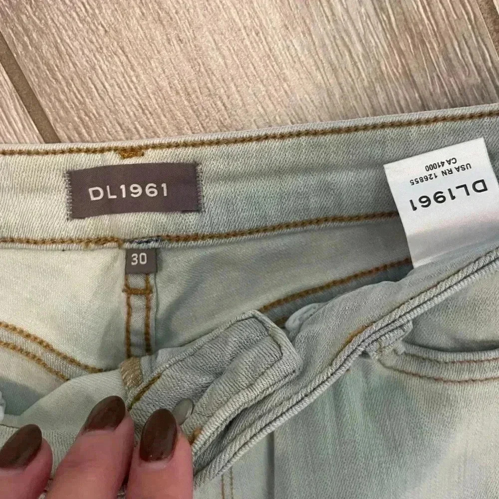 DL1961 “Rachel” High Rise Flare Jeans, Size 30, Light Wash, Raw Hem - Picture 3 of 6